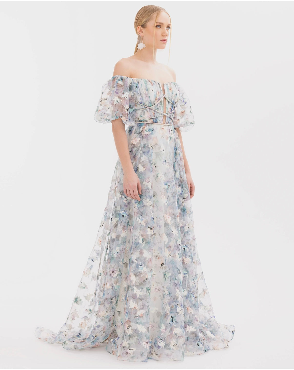 Off-shoulder kjole med ballongermer og splitt – Blomsterprint