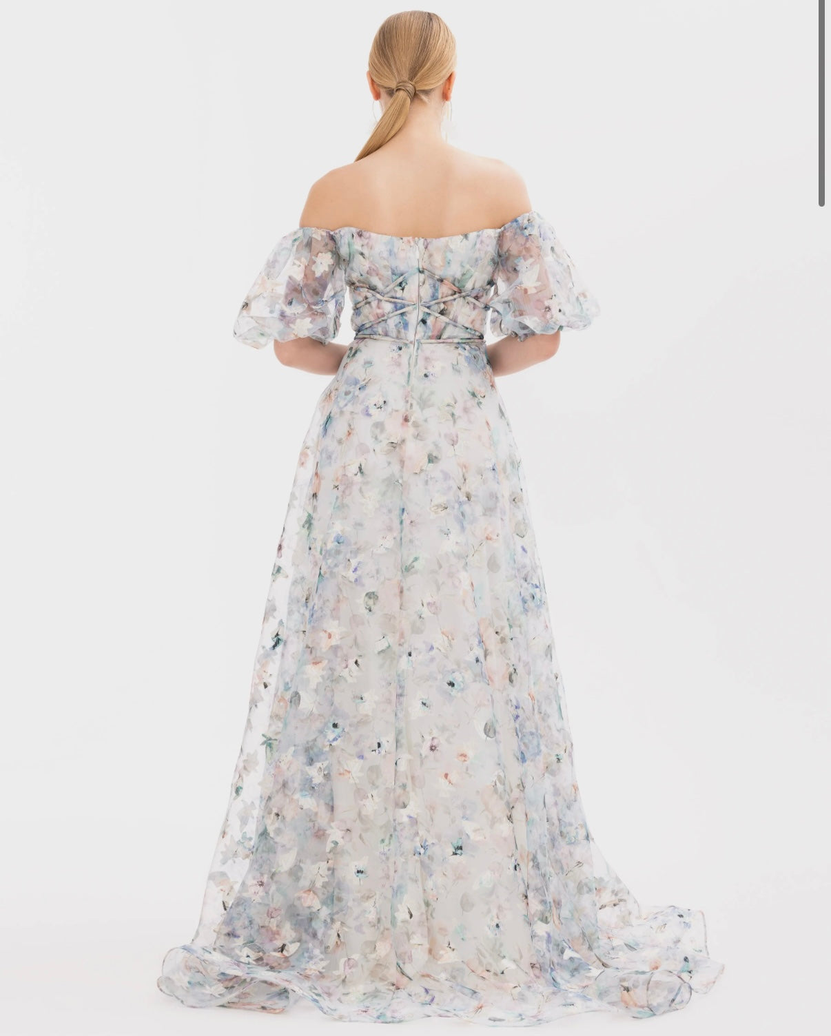 Off-shoulder kjole med ballongermer og splitt – Blomsterprint