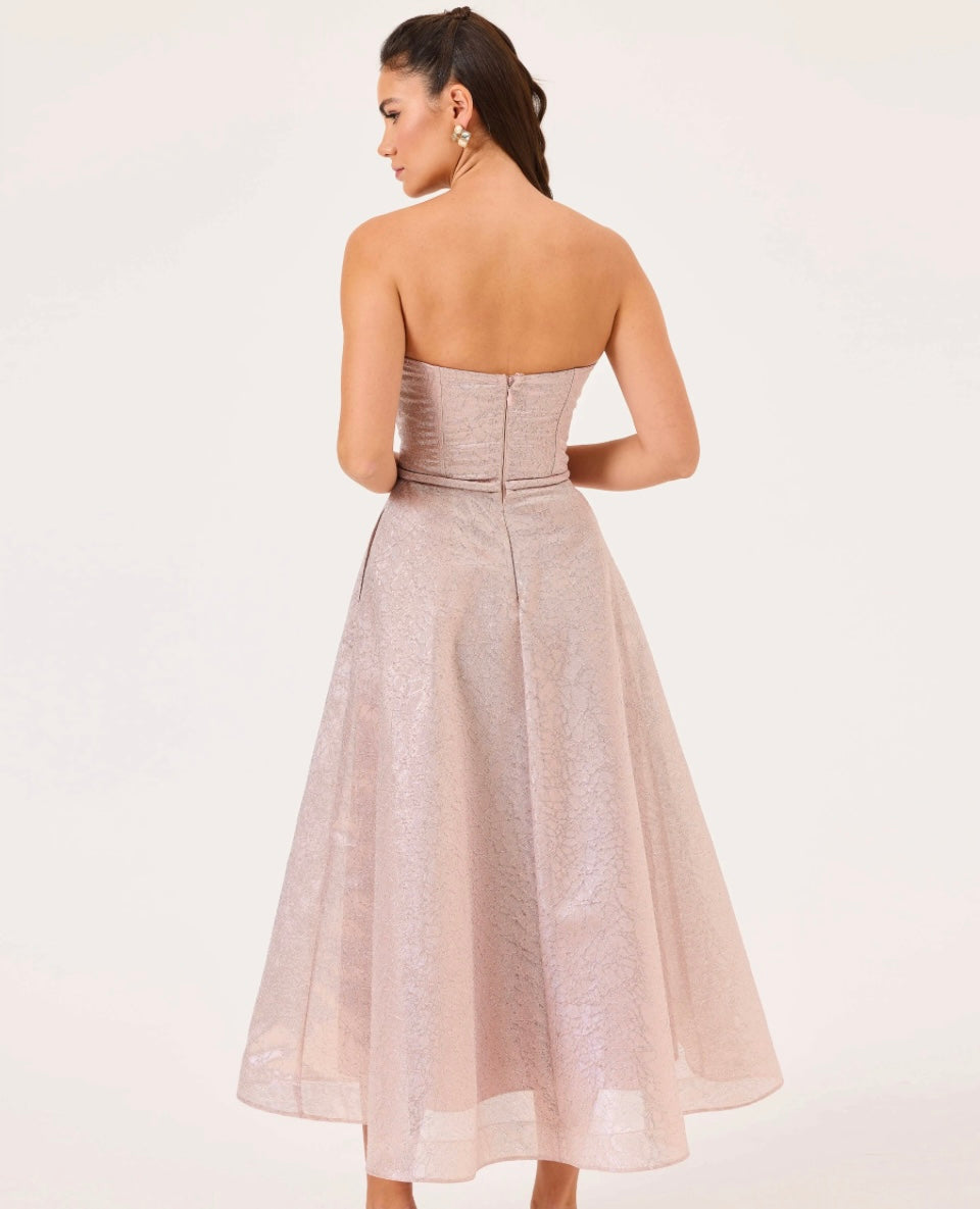 Midi kjole med hjerteformet hals